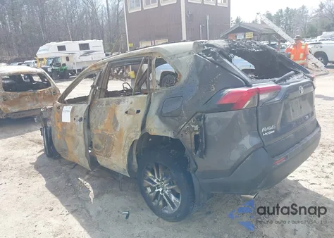 2022 Toyota Rav4 Xle Premium z USA, uszkodzony, nr VIN 2T3A1RFV0NW263679